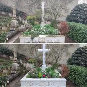 Croix blanche monumentale entourée de fleurs et de jardinières bien entretenues; restitution d’un tombeau avec fleurs colorées, avant/après modification.