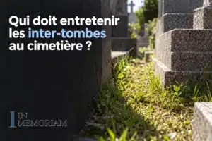 Personne coupe des herbes près des inter-tombes dans un cimetière, mise en avant du service d’entretien.